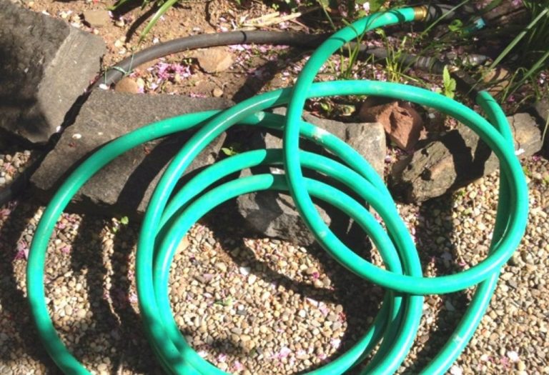 How to Mend a Garden Hose Without Leaks or Damage