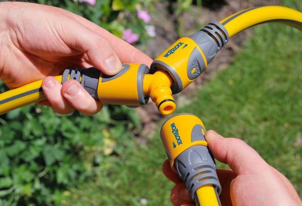 How Do You Connect Two Garden Hoses Together Easily
