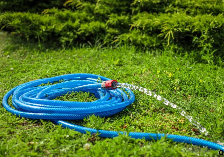 How Many PSI Is a Garden Hose for Safe Water Flow