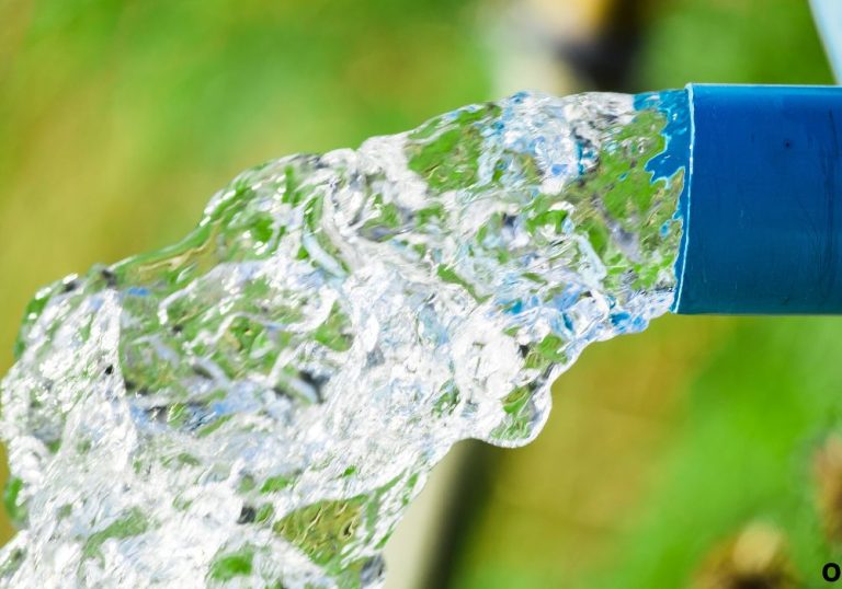 Which Is Better 5 8 or 3 4 Garden Hose for Water Flow?
