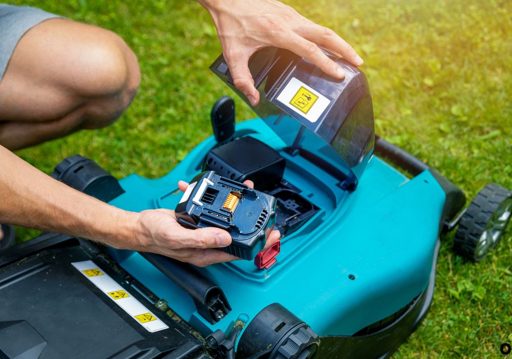 Understanding How Cordless Electric Lawn Mowers Get Their Power
