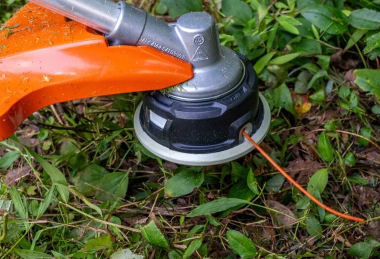 How to Mix Fuel for Your String Trimmer: A Simple Guide