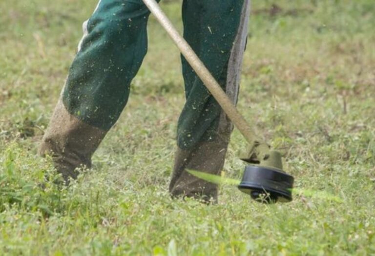 How to Use a String Trimmer Safely and Effectively on Slopes