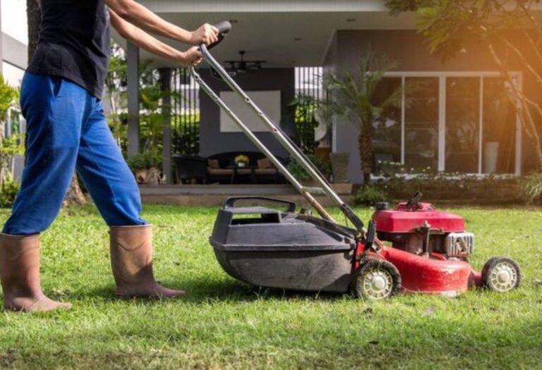How to Fix a Lawn Aerator Clogged Quickly and Easily