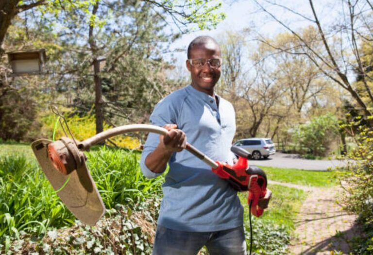 Why String Trimmer Line Keeps Sticking? Here's the Solution